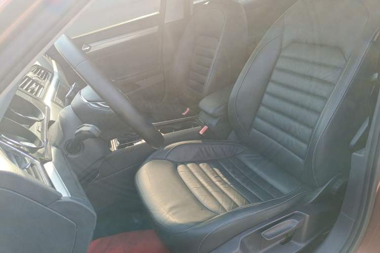Used Volkswagen Lamando 2017 280TSI DSG Comfort Edition Left Front Seat
