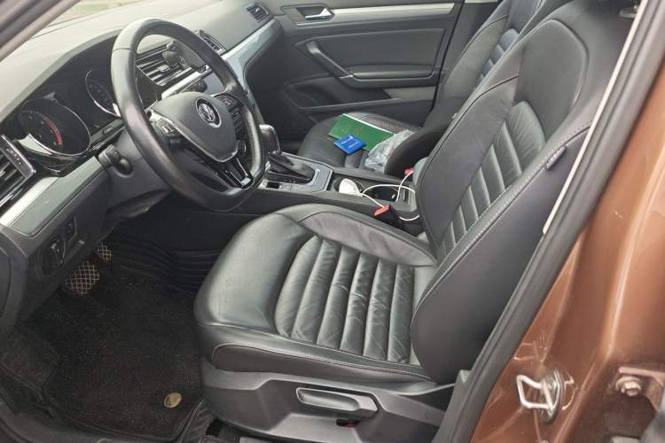Used Volkswagen Lamando 2017 280TSI DSG Comfort Edition Left Front Seat