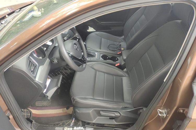 Used Volkswagen Lamando 2017 230TSI DSG Fashion Edition Left Front Seat