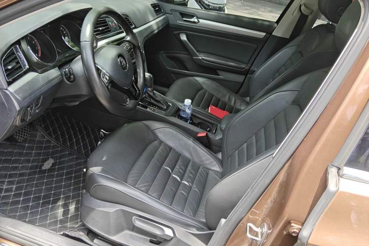 Used Volkswagen Lamando 2017 280TSI DSG Comfort Edition Left Front Seat