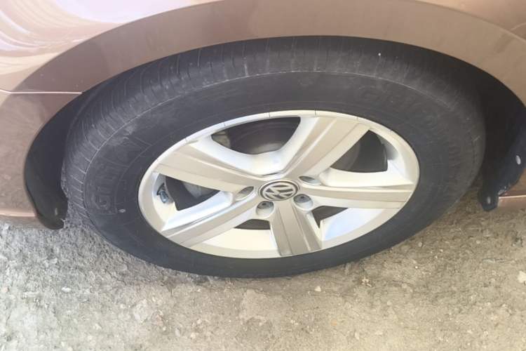 Used Volkswagen Lamando 2017 230TSI DSG Fashion Edition Left Front Wheel Hub