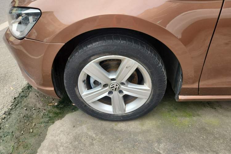 Used Volkswagen Lamando 2017 230TSI DSG Fashion Edition Left Front Wheel Hub