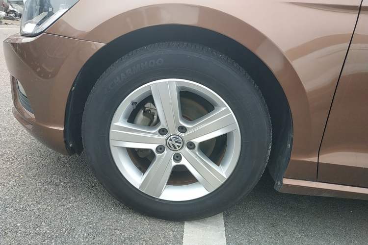 Used Volkswagen Lamando 2017 230TSI DSG Fashion Edition Left Front Wheel Hub
