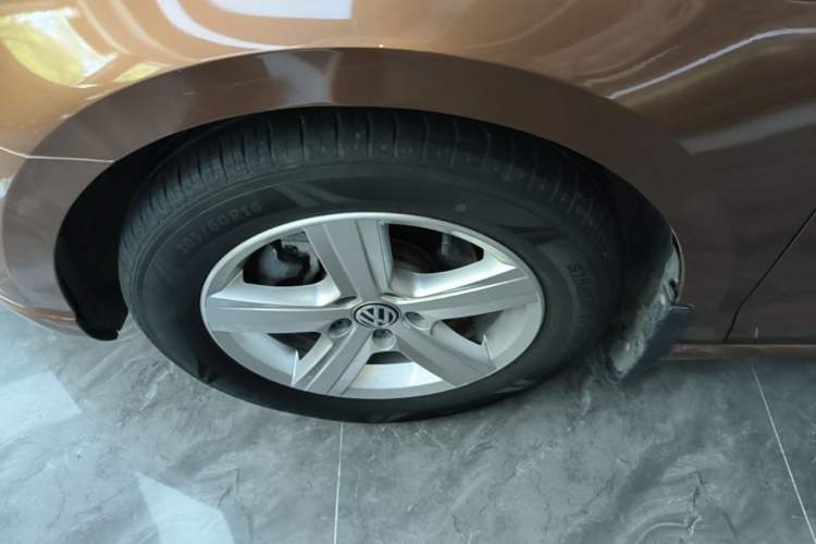 Used Volkswagen Lamando 2017 230TSI DSG Fashion Edition Left Front Wheel Hub