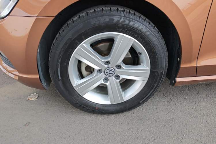 Used Volkswagen Lamando 2017 230TSI DSG Fashion Edition Left Front Wheel Hub