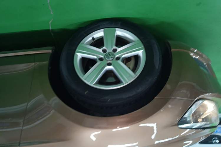 Used Volkswagen Lamando 2017 230TSI DSG Fashion Edition Left Front Wheel Hub