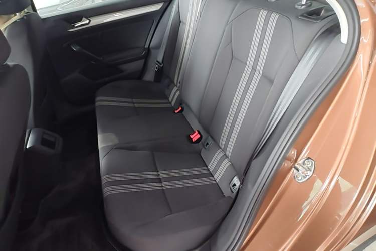 Used Volkswagen Lamando 2017 230TSI Manual Trend Edition Left Rear Seat