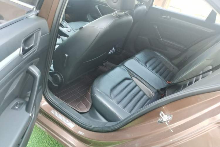 Used Volkswagen Lamando 2017 280TSI DSG Comfort Edition Left Rear Seat