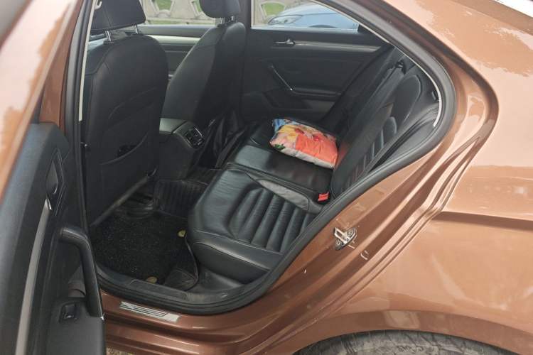 Used Volkswagen Lamando 2017 280TSI DSG Comfort Edition Left Rear Seat