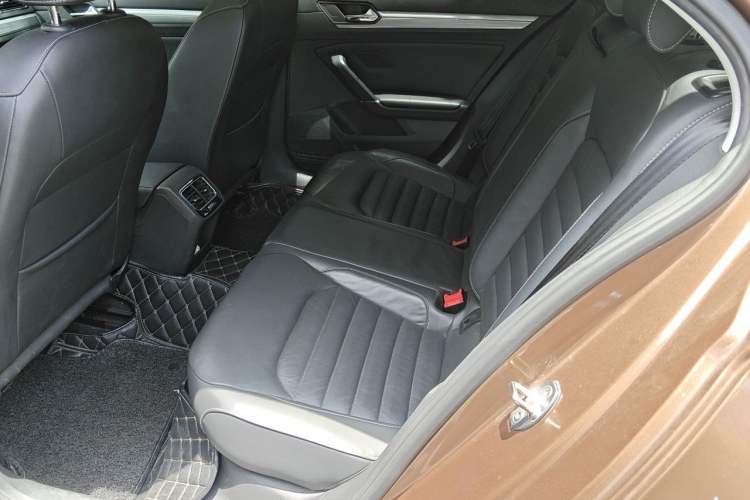 Used Volkswagen Lamando 2017 280TSI DSG Comfort Edition Left Rear Seat