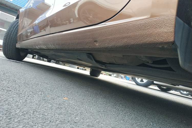 Used Volkswagen Lamando 2017 230TSI DSG Fashion Edition Left Side Sill