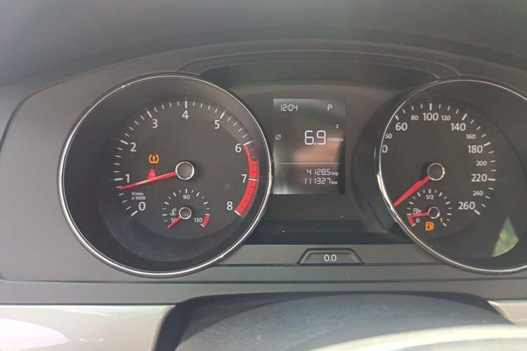 Used Volkswagen Lamando 2017 230TSI DSG Fashion Edition Odometer Close Up