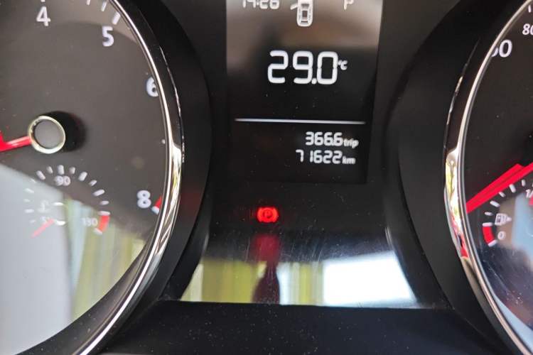 Used Volkswagen Lamando 2017 230TSI DSG Fashion Edition Odometer Close Up