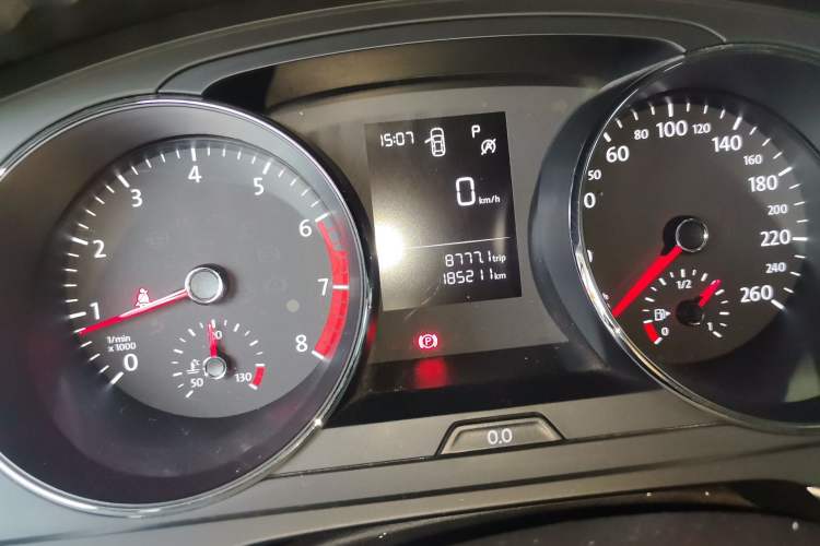 Used Volkswagen Lamando 2017 230TSI DSG Fashion Edition Odometer Close Up