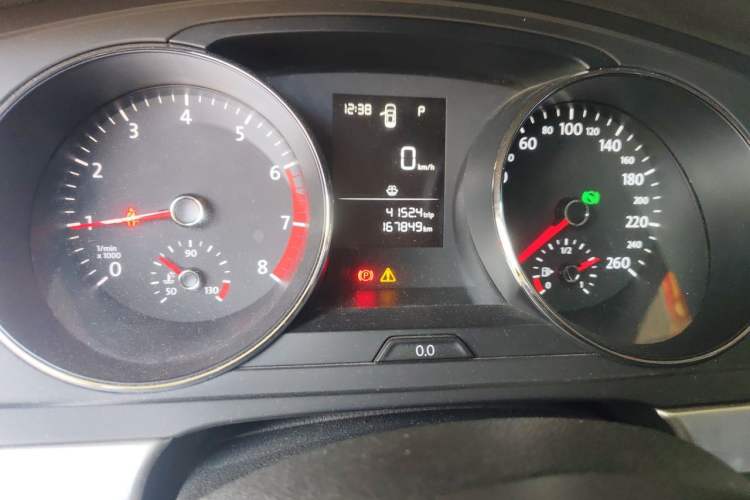Used Volkswagen Lamando 2017 230TSI DSG Fashion Edition Odometer Close Up