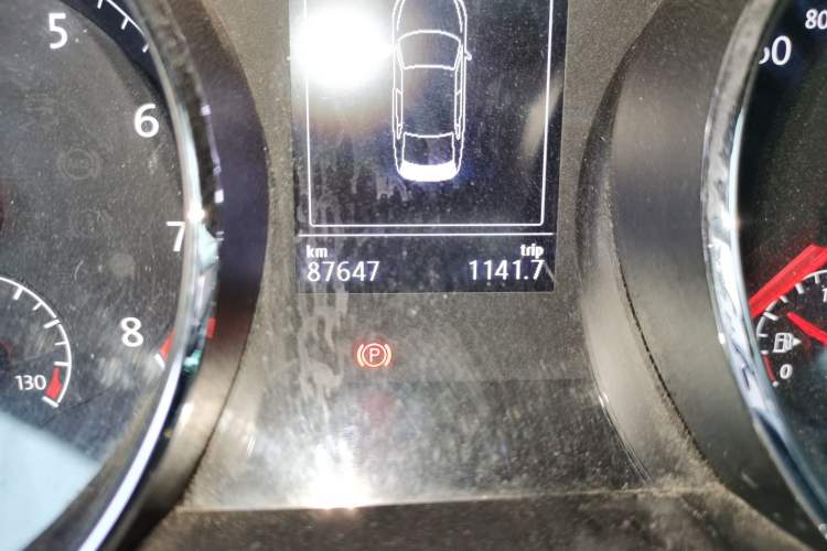 Used Volkswagen Lamando 2017 280TSI DSG Comfort Edition Odometer Close Up