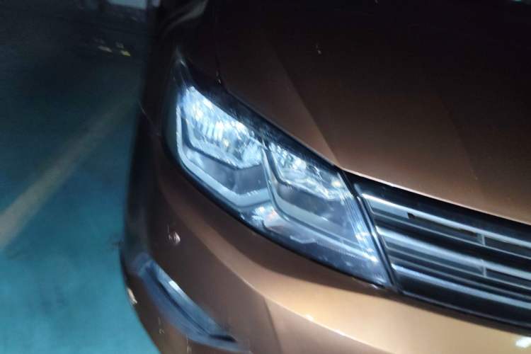 Used Volkswagen Lamando 2017 230TSI DSG Fashion Edition Right Front Headlight