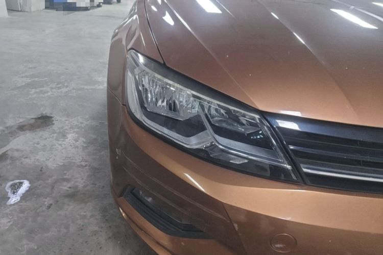 Used Volkswagen Lamando 2017 230TSI DSG Fashion Edition Right Front Headlight