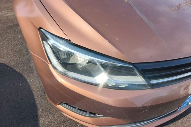 Used Volkswagen Lamando 2017 280TSI DSG Comfort Edition Right Front Headlight