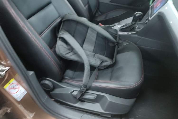Used Volkswagen Lamando 2017 230TSI DSG Fashion Edition Right Front Seat