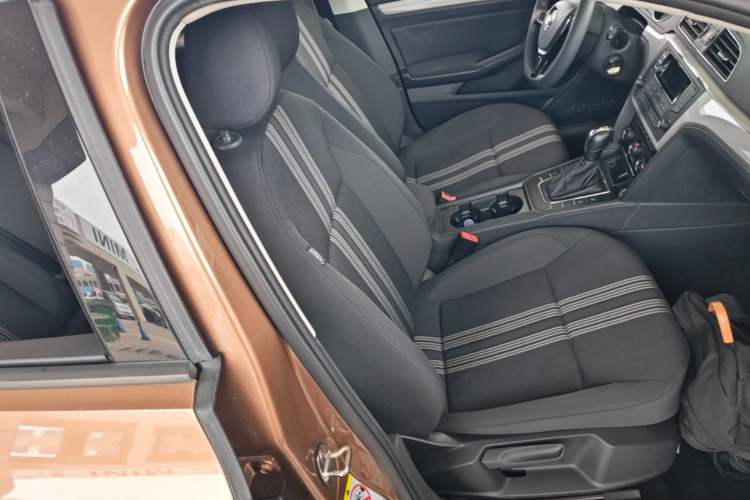 Used Volkswagen Lamando 2017 230TSI DSG Fashion Edition Right Front Seat