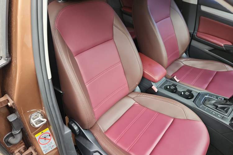 Used Volkswagen Lamando 2017 230TSI DSG Fashion Edition Right Front Seat