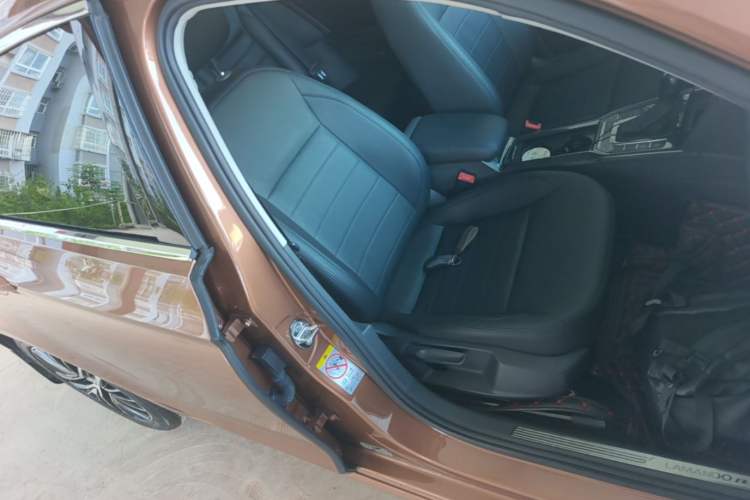 Used Volkswagen Lamando 2017 230TSI DSG Fashion Edition Right Front Seat