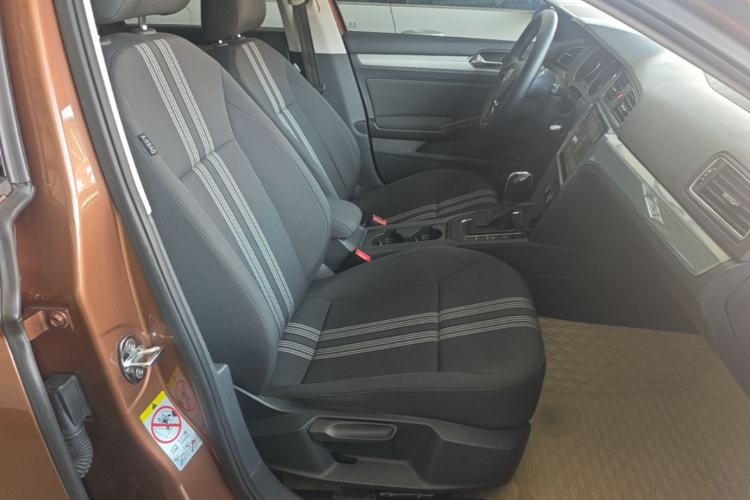 Used Volkswagen Lamando 2017 230TSI DSG Fashion Edition Right Front Seat