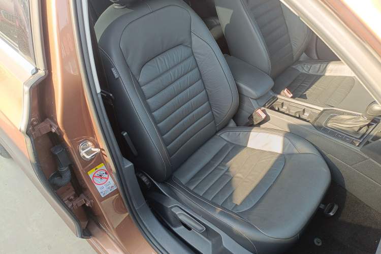 Used Volkswagen Lamando 2017 280TSI DSG Comfort Edition Right Front Seat