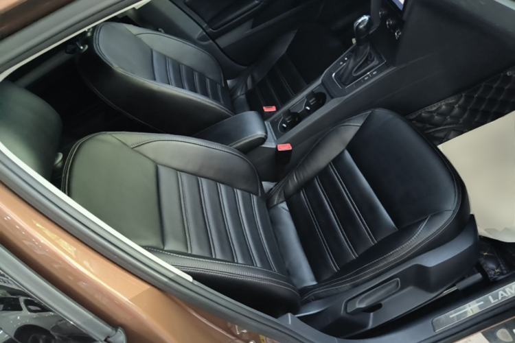 Used Volkswagen Lamando 2017 230TSI DSG Fashion Edition Right Front Seat