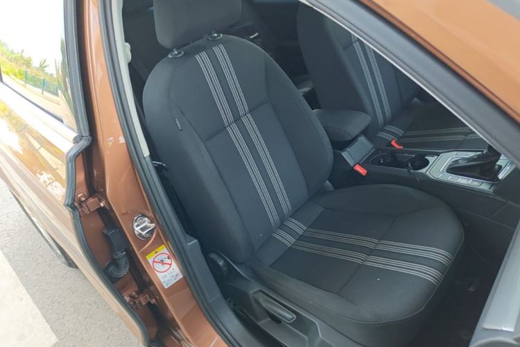Used Volkswagen Lamando 2017 230TSI DSG Fashion Edition Right Front Seat