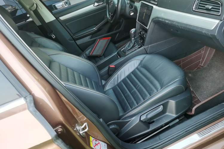 Used Volkswagen Lamando 2017 280TSI DSG Comfort Edition Right Front Seat