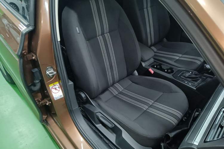 Used Volkswagen Lamando 2017 230TSI DSG Fashion Edition Right Front Seat