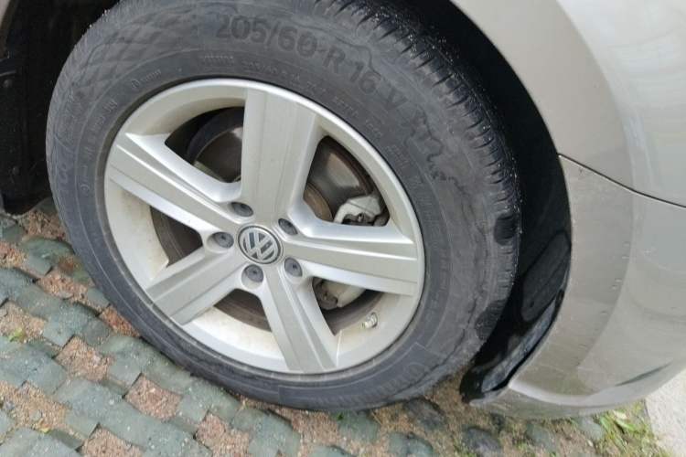 Used Volkswagen Lamando 2017 230TSI DSG Fashion Edition Right Front Wheel Hub