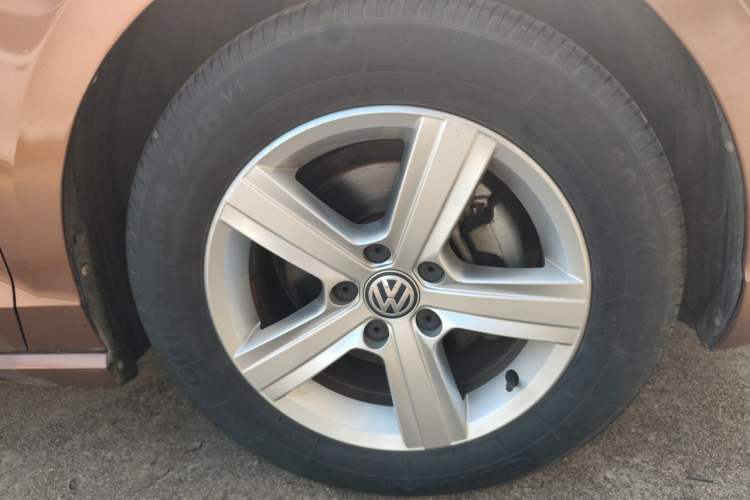 Used Volkswagen Lamando 2017 230TSI DSG Fashion Edition Right Front Wheel Hub