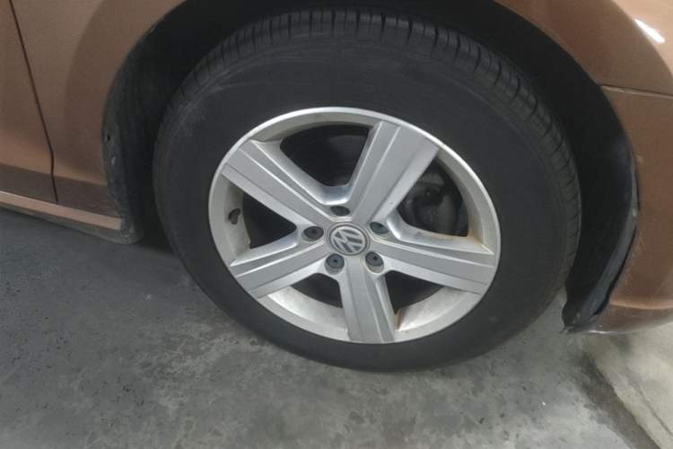 Used Volkswagen Lamando 2017 230TSI DSG Fashion Edition Right Front Wheel Hub