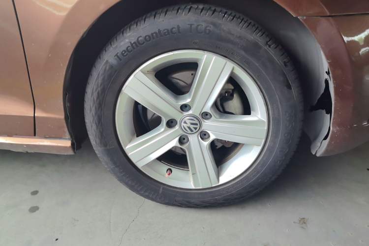Used Volkswagen Lamando 2017 230TSI DSG Fashion Edition Right Front Wheel Hub