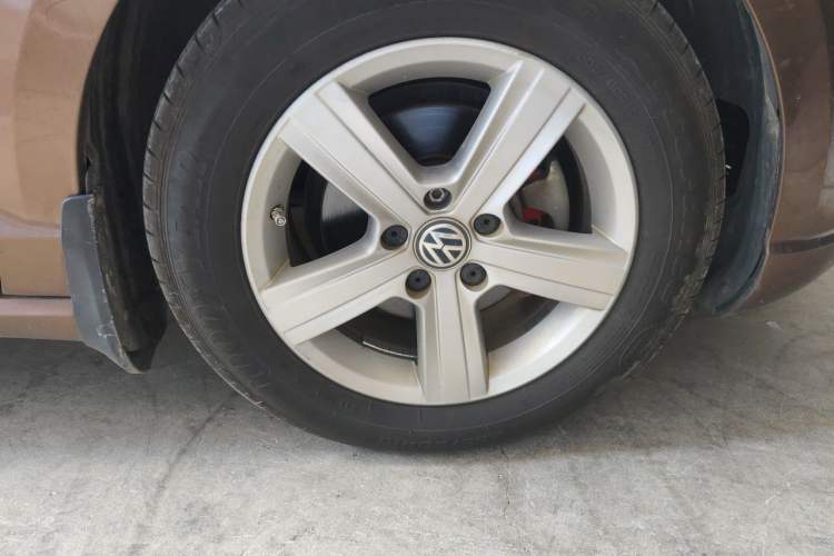 Used Volkswagen Lamando 2017 230TSI DSG Fashion Edition Right Front Wheel Hub