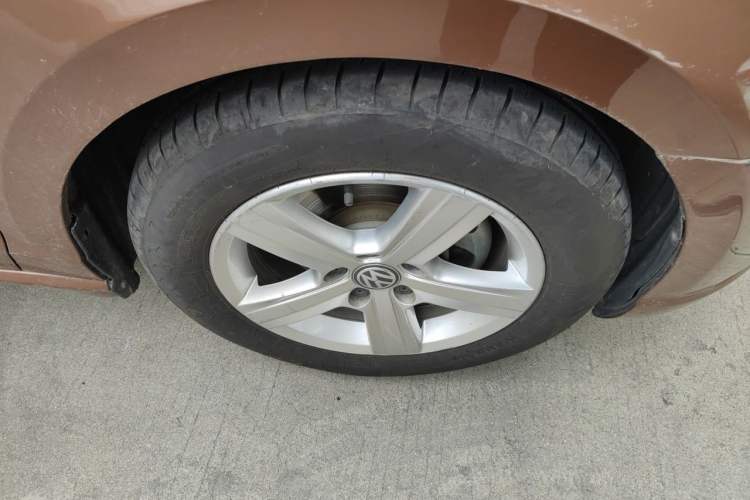 Used Volkswagen Lamando 2017 230TSI DSG Fashion Edition Right Front Wheel Hub
