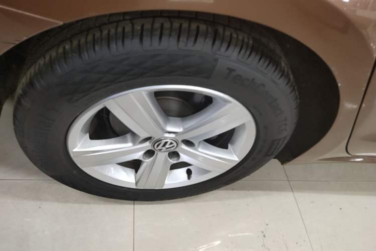 Used Volkswagen Lamando 2017 230TSI DSG Fashion Edition Right Rear Wheel Hub