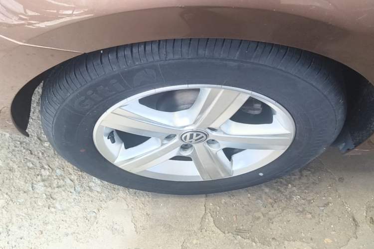 Used Volkswagen Lamando 2017 230TSI DSG Fashion Edition Right Rear Wheel Hub