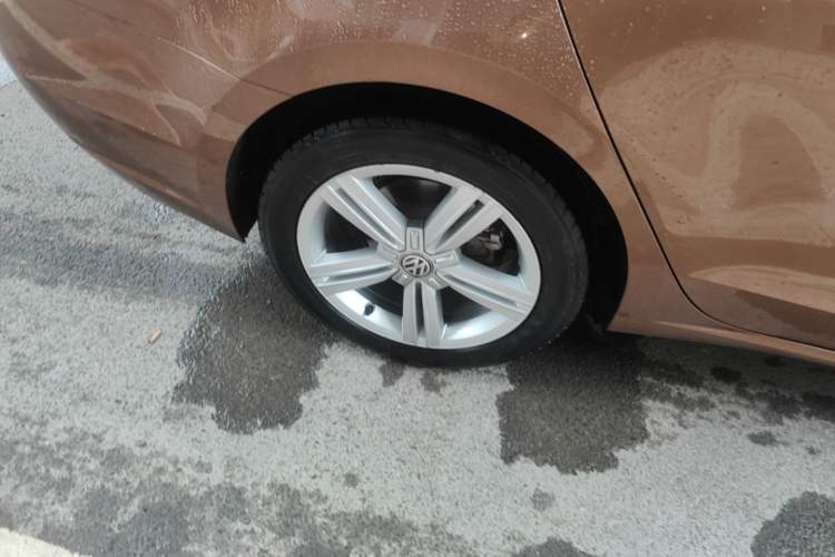 Used Volkswagen Lamando 2017 280TSI DSG Comfort Edition Right Rear Wheel Hub