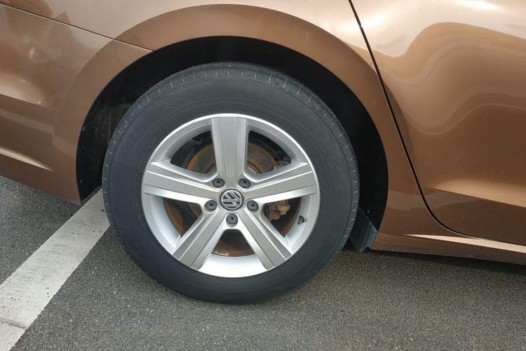 Used Volkswagen Lamando 2017 230TSI DSG Fashion Edition Right Rear Wheel Hub