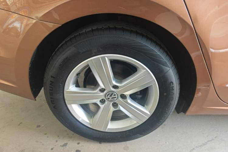 Used Volkswagen Lamando 2017 230TSI DSG Fashion Edition Right Rear Wheel Hub