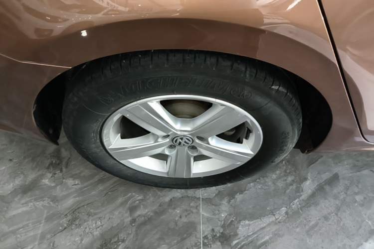 Used Volkswagen Lamando 2017 230TSI DSG Fashion Edition Right Rear Wheel Hub