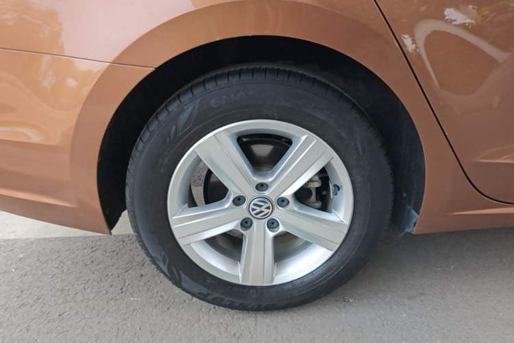 Used Volkswagen Lamando 2017 230TSI DSG Fashion Edition Right Rear Wheel Hub