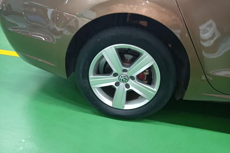 Used Volkswagen Lamando 2017 230TSI DSG Fashion Edition Right Rear Wheel Hub