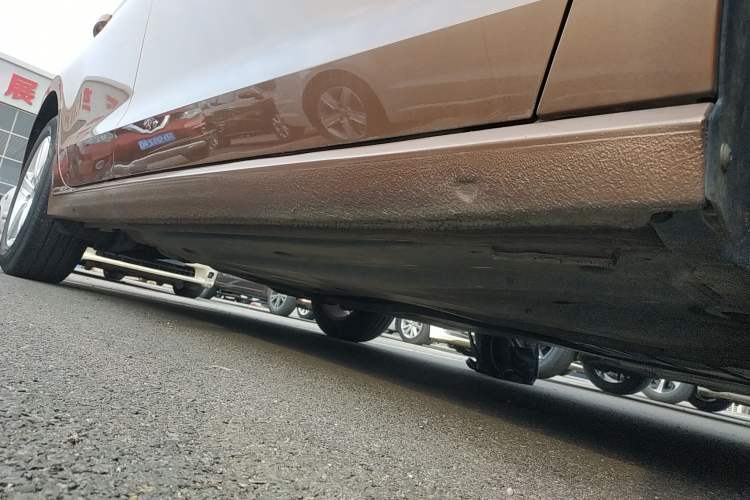 Used Volkswagen Lamando 2017 230TSI DSG Fashion Edition Right Side Sill