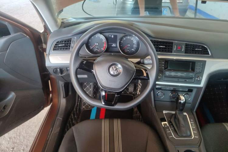Used Volkswagen Lamando 2017 230TSI DSG Fashion Edition Steering Wheel