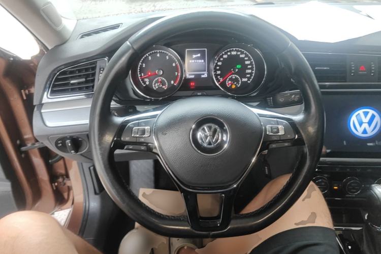 Used Volkswagen Lamando 2017 280TSI DSG Comfort Edition Steering Wheel